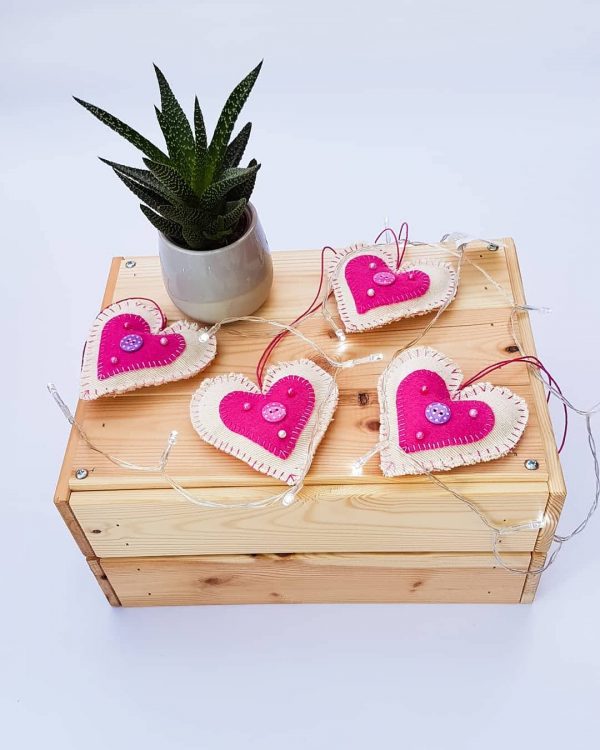gifts - hanging hearts